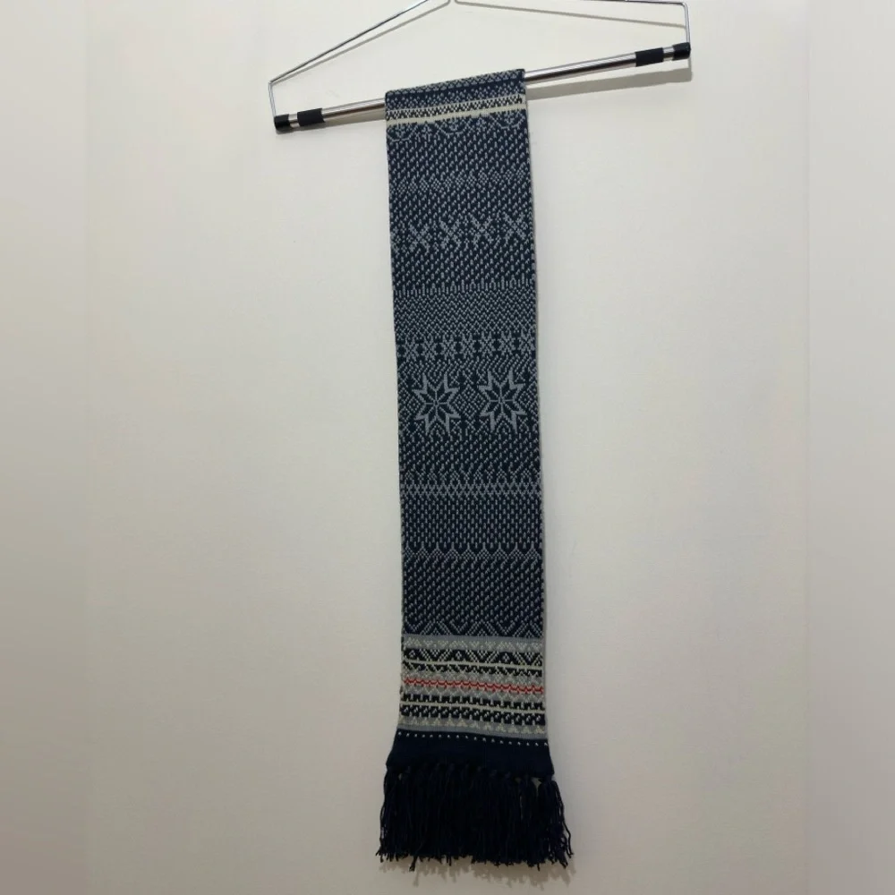 J.Crew || Woman’s |Unisex Fair Isle  Navy Fringe Scarf size one size